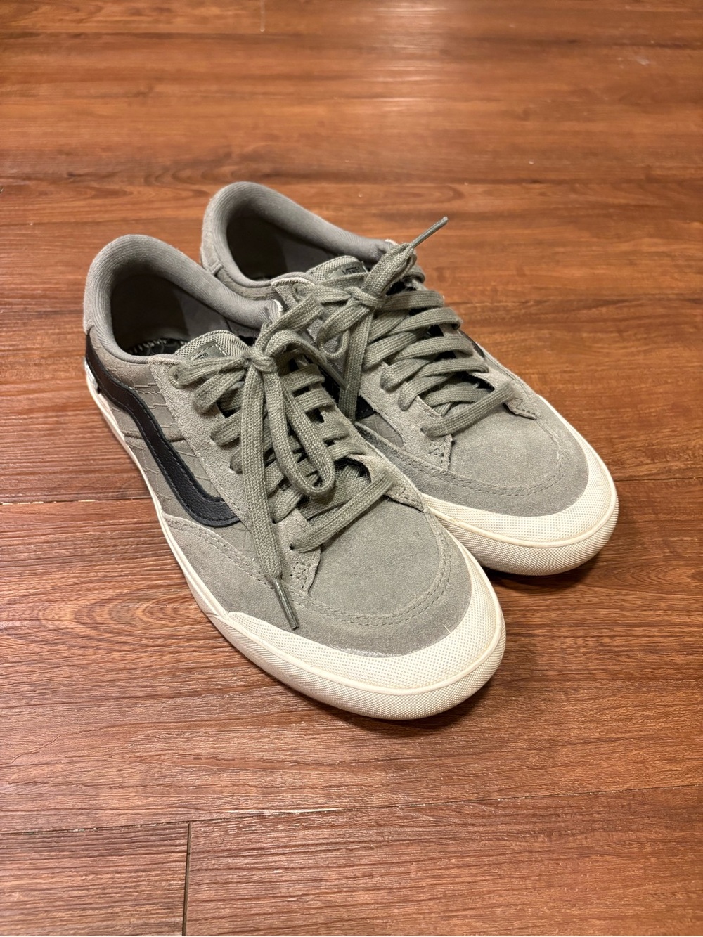 Vans Low-Top Suede Sneakers in Olive and Black